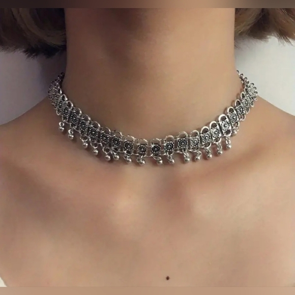 Vintage Style Silver Statement Elegance Necklace NWT! - Picture 3 of 3